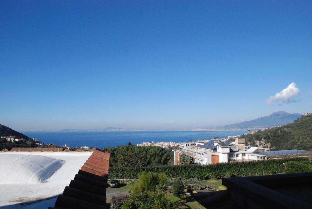B&B Villa Della Porta, Amalfi Coast - Historical Heritage Vico Equense Bagian luar foto